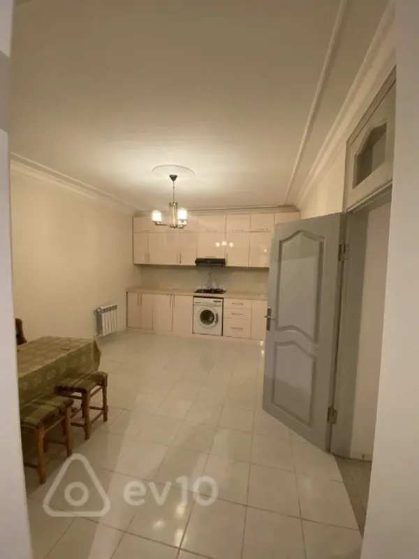 Satılır 4 otaqlı həyət evi 160 m²