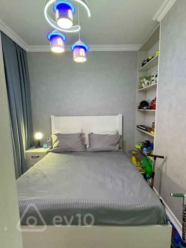 Satılır 3 otaqlı köhnə tikili 85 m²