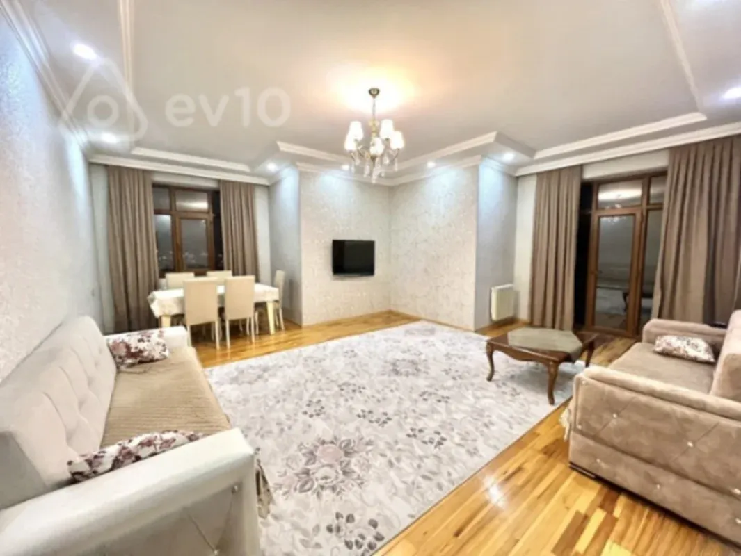 Satılır 3 otaqlı yeni tikili 125 m²