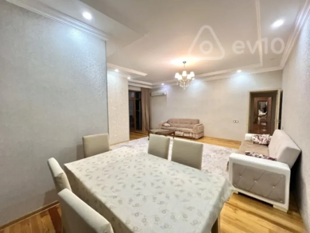 Satılır 3 otaqlı yeni tikili 125 m²