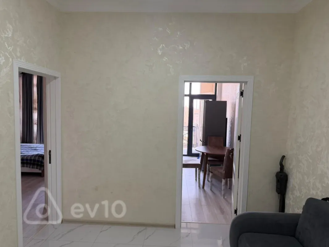 Kirayə verilir 2 otaqlı yeni tikili 100 m²