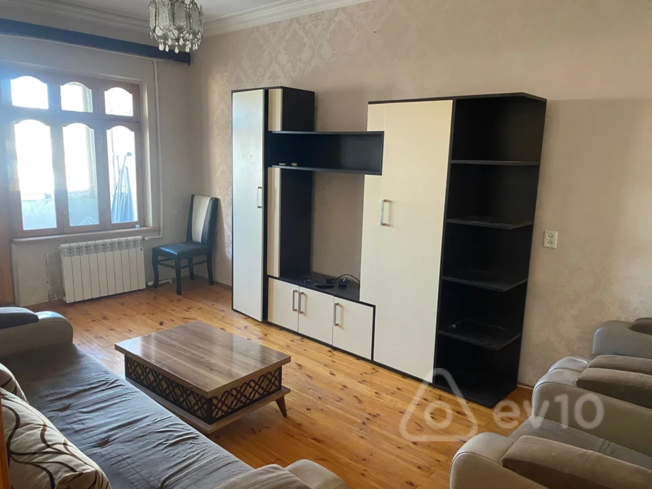 Kirayə verilir 2 otaqlı köhnə tikili 60 m²