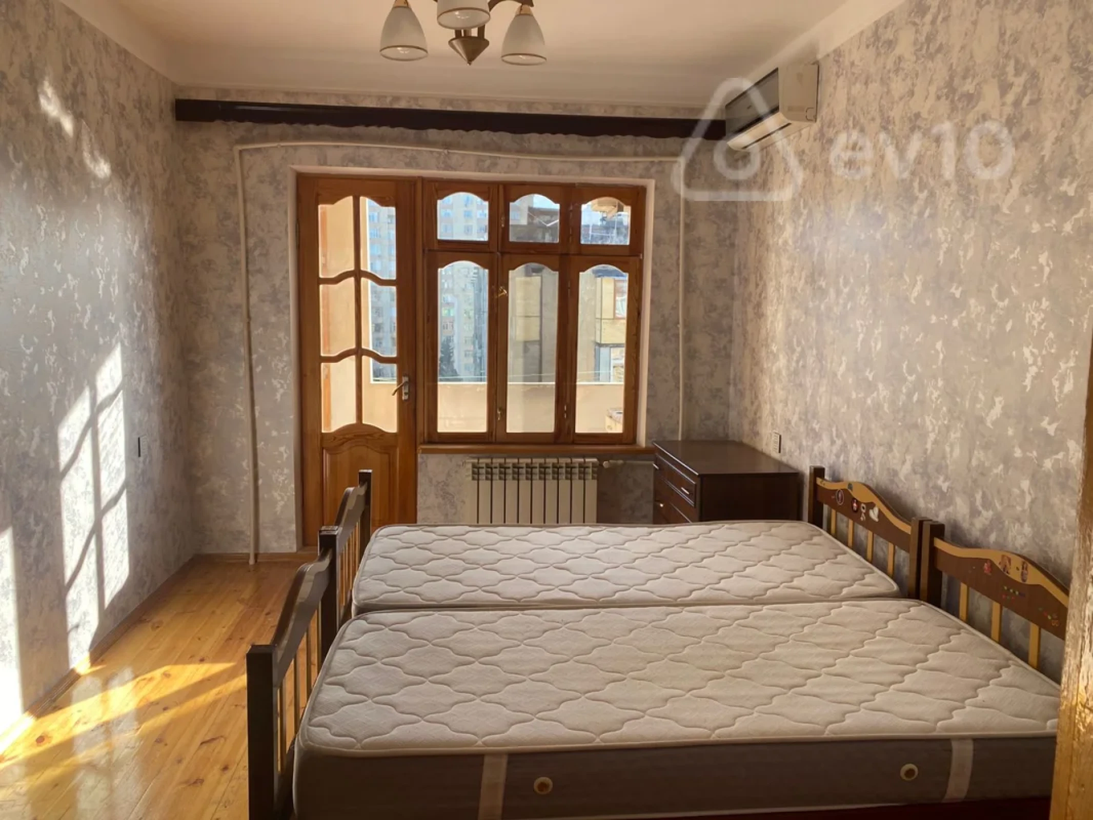 Kirayə verilir 2 otaqlı köhnə tikili 60 m²