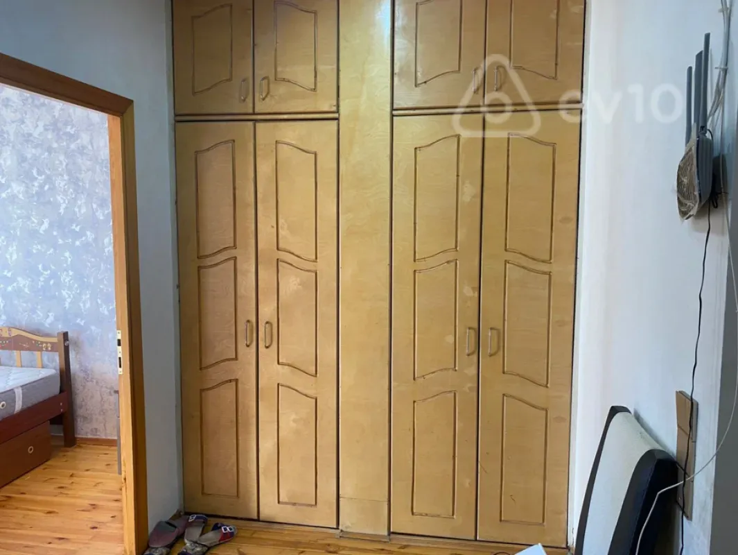 Kirayə verilir 2 otaqlı köhnə tikili 60 m²