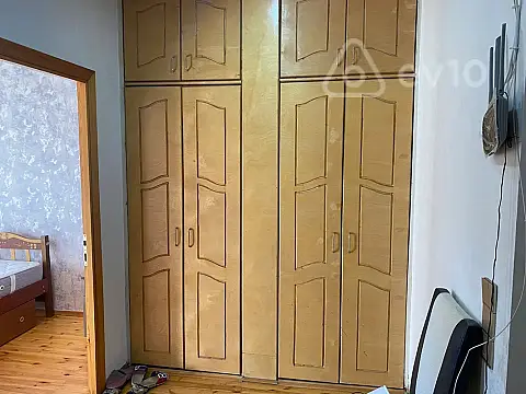 Kirayə verilir 2 otaqlı köhnə tikili 60 m²