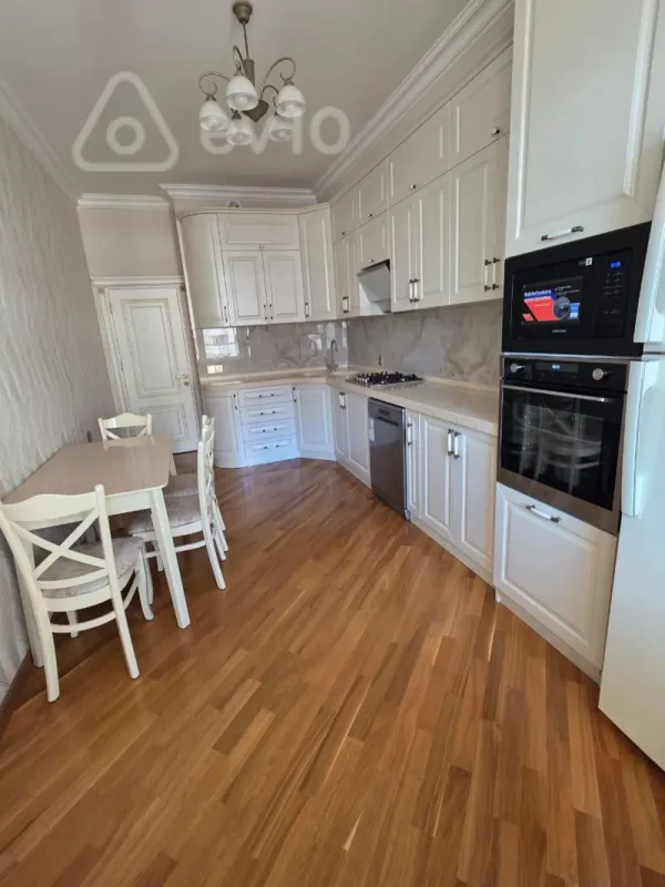 Kirayə verilir 3 otaqlı yeni tikili 115 m²