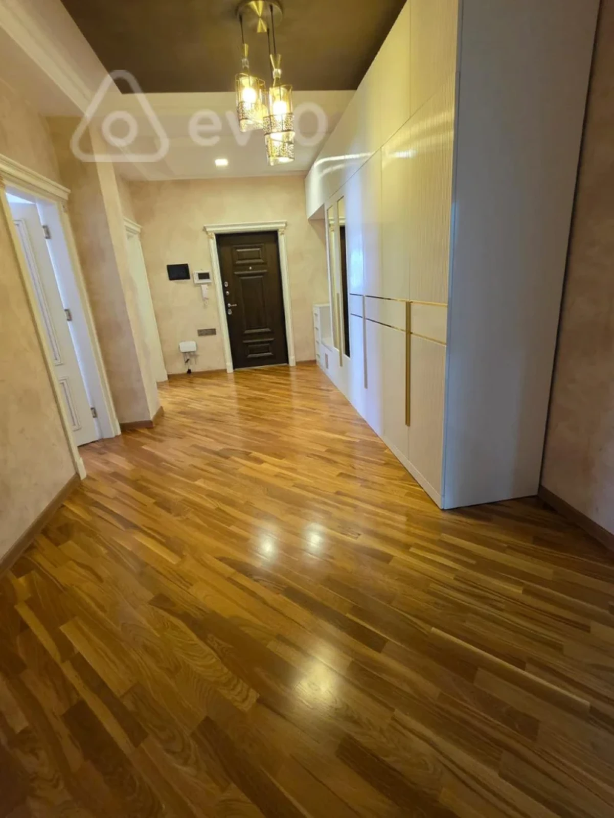 Kirayə verilir 3 otaqlı yeni tikili 115 m²