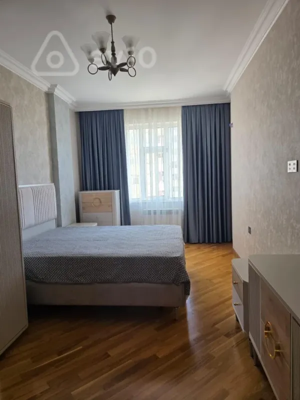 Kirayə verilir 3 otaqlı yeni tikili 115 m²