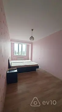Kirayə verilir 3 otaqlı köhnə tikili 80 m²