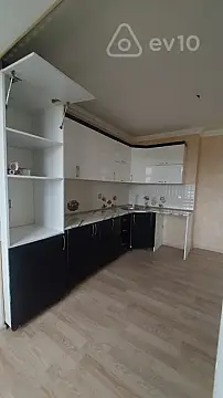 Kirayə verilir 3 otaqlı köhnə tikili 80 m²