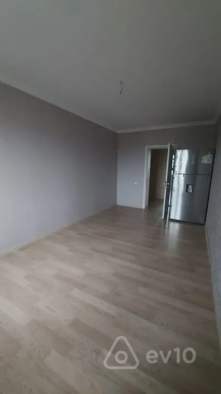 Kirayə verilir 3 otaqlı köhnə tikili 80 m²