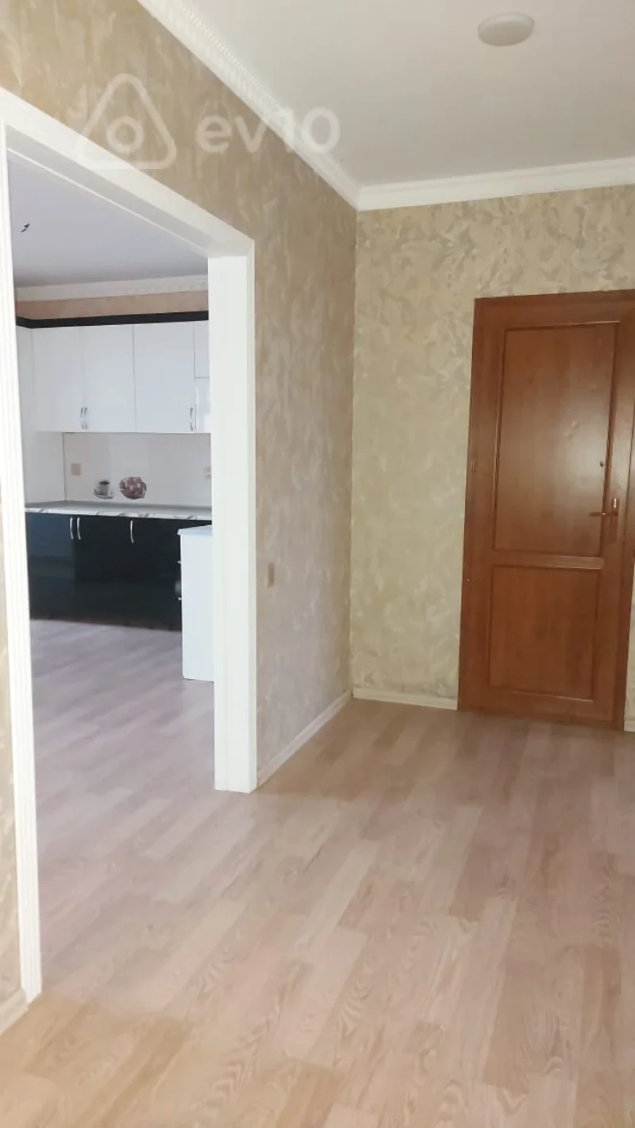 Kirayə verilir 3 otaqlı köhnə tikili 80 m²