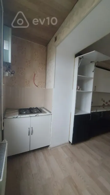 Kirayə verilir 3 otaqlı köhnə tikili 80 m²