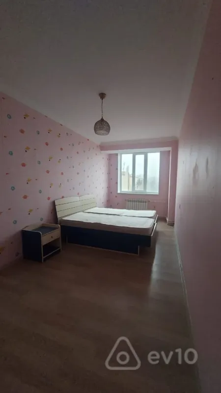 Kirayə verilir 3 otaqlı köhnə tikili 80 m²