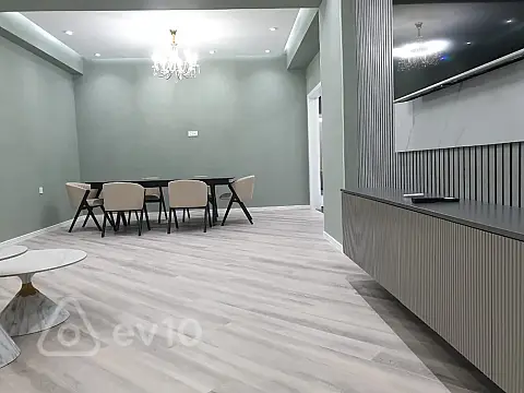 Kirayə verilir 3 otaqlı yeni tikili 140 m²