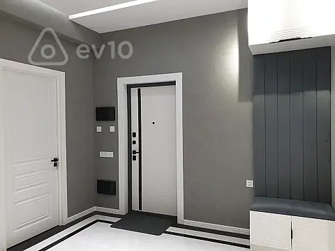 Kirayə verilir 3 otaqlı yeni tikili 140 m²