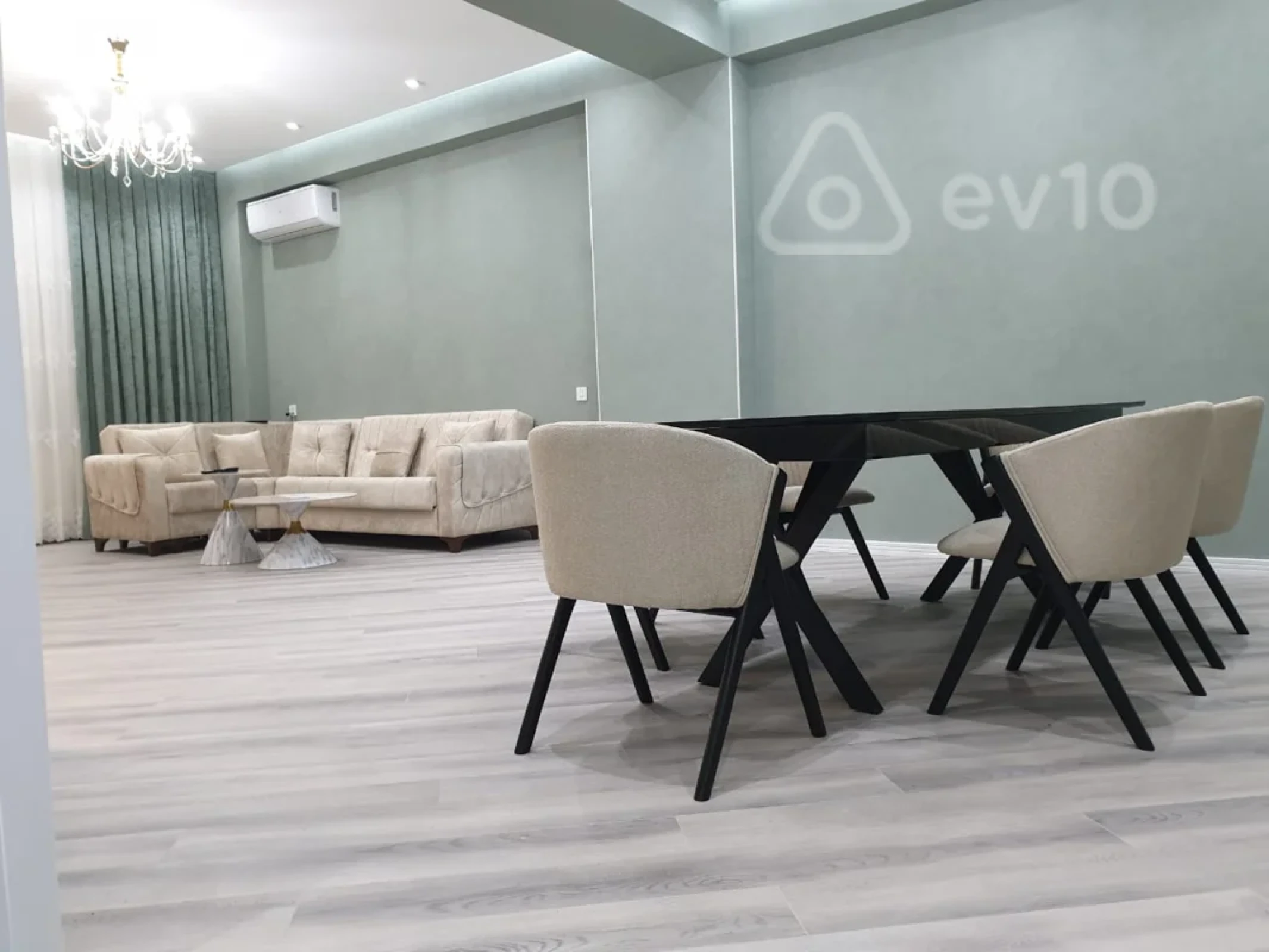 Kirayə verilir 3 otaqlı yeni tikili 140 m²