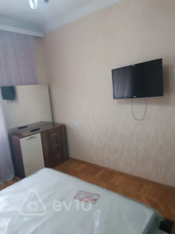 Kirayə verilir 3 otaqlı yeni tikili 80 m²