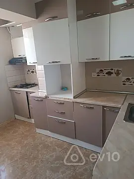 Kirayə verilir 3 otaqlı yeni tikili 80 m²