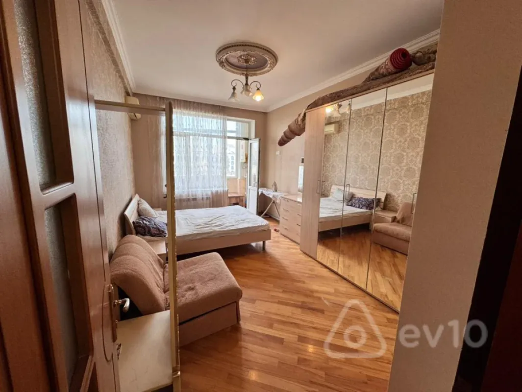 Satılır 3 otaqlı yeni tikili 105 m²