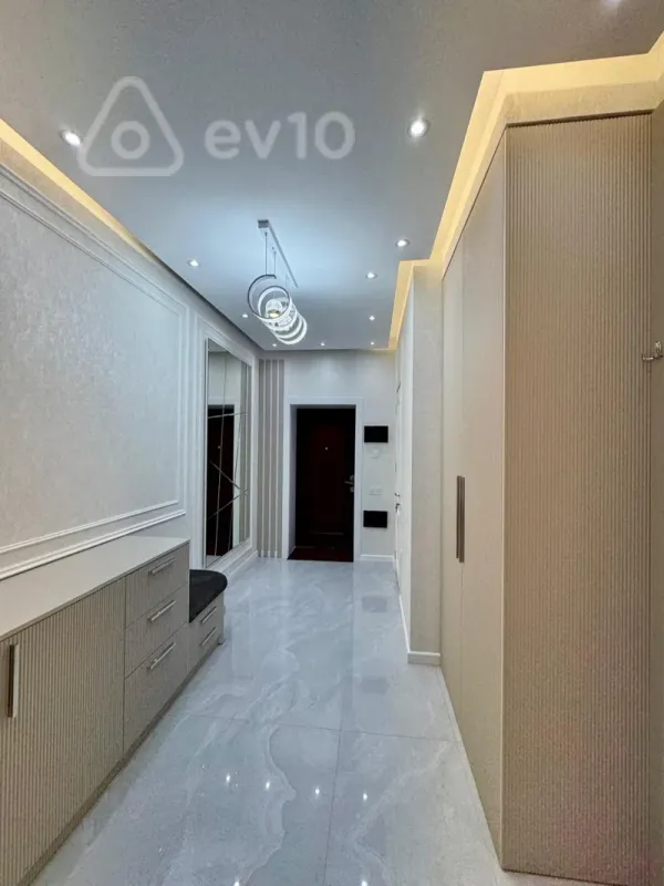 Satılır 2 otaqlı yeni tikili 70 m²