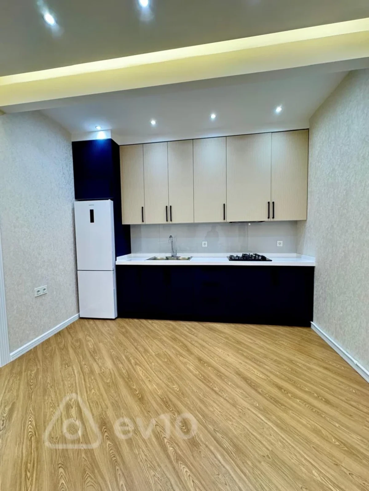 Satılır 2 otaqlı yeni tikili 70 m²