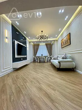 Satılır 2 otaqlı yeni tikili 70 m²