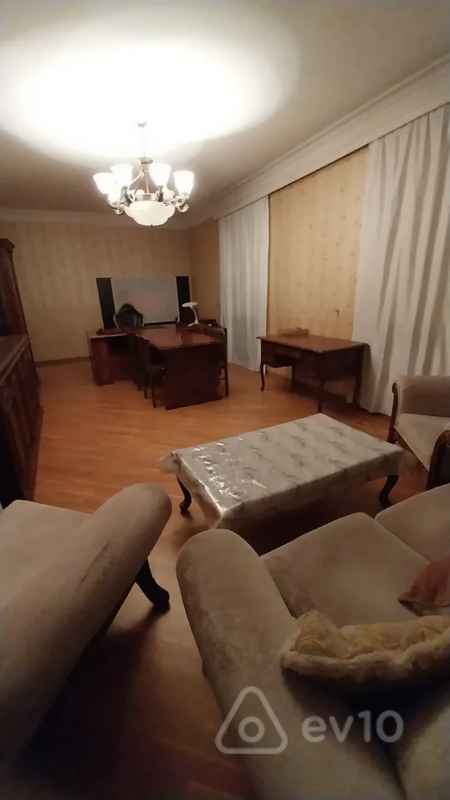 Kirayə verilir 4 otaqlı ofis 230 m²