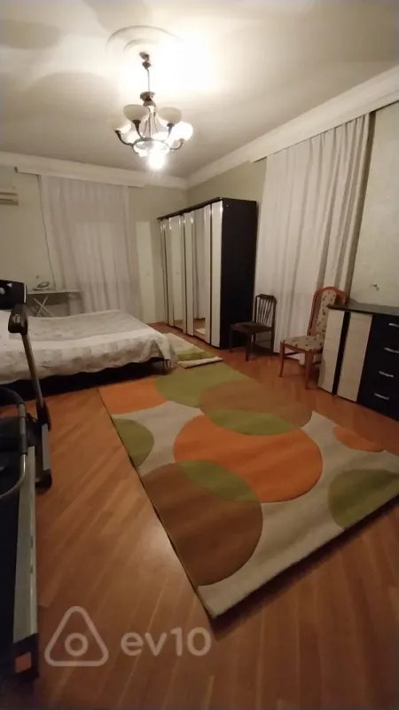 Kirayə verilir 4 otaqlı ofis 230 m²