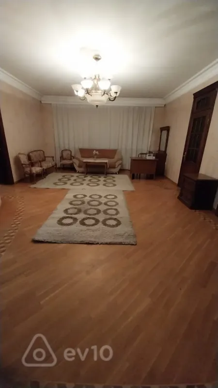 Kirayə verilir 4 otaqlı ofis 230 m²