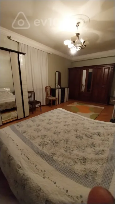 Kirayə verilir 4 otaqlı ofis 230 m²