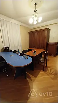 Kirayə verilir 4 otaqlı ofis 230 m²