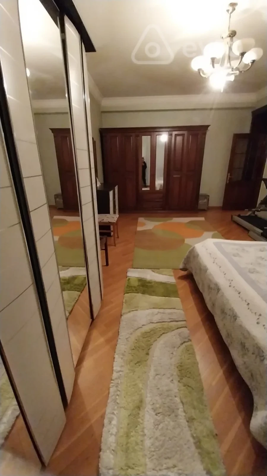 Kirayə verilir 4 otaqlı ofis 230 m²