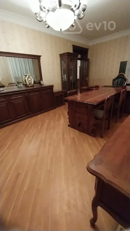 Kirayə verilir 4 otaqlı ofis 230 m²