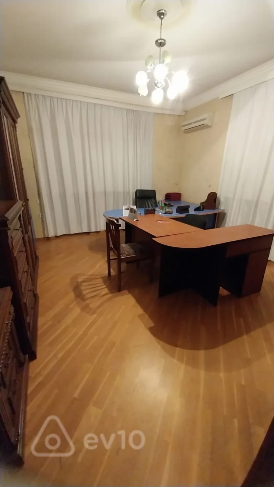 Kirayə verilir 4 otaqlı ofis 230 m²