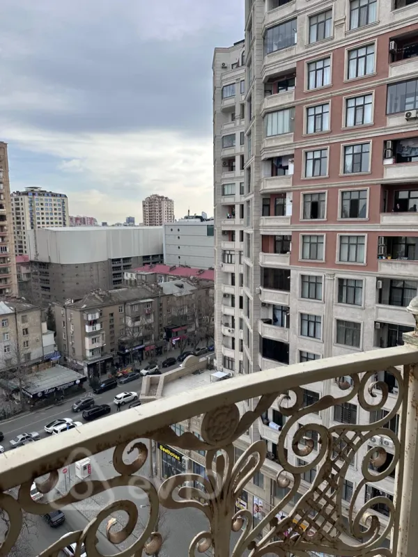 Satılır 3 otaqlı yeni tikili 145 m²