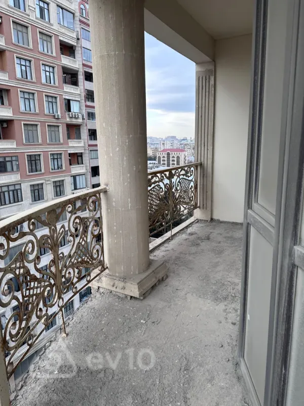 Satılır 3 otaqlı yeni tikili 145 m²