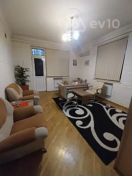 Kirayə verilir 4 otaqlı ofis 230 m²