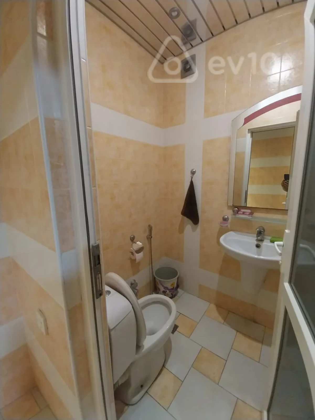 Kirayə verilir 4 otaqlı ofis 230 m²