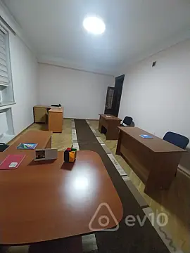 Kirayə verilir 4 otaqlı ofis 230 m²