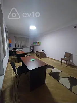 Kirayə verilir 4 otaqlı ofis 230 m²