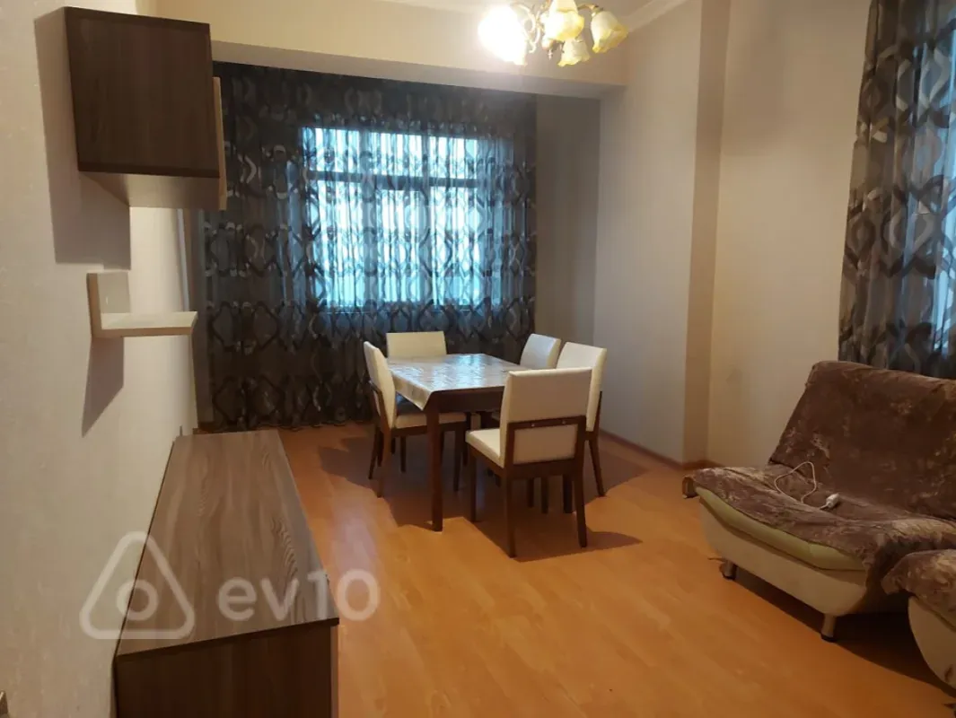 Kirayə verilir 3 otaqlı yeni tikili 120 m²