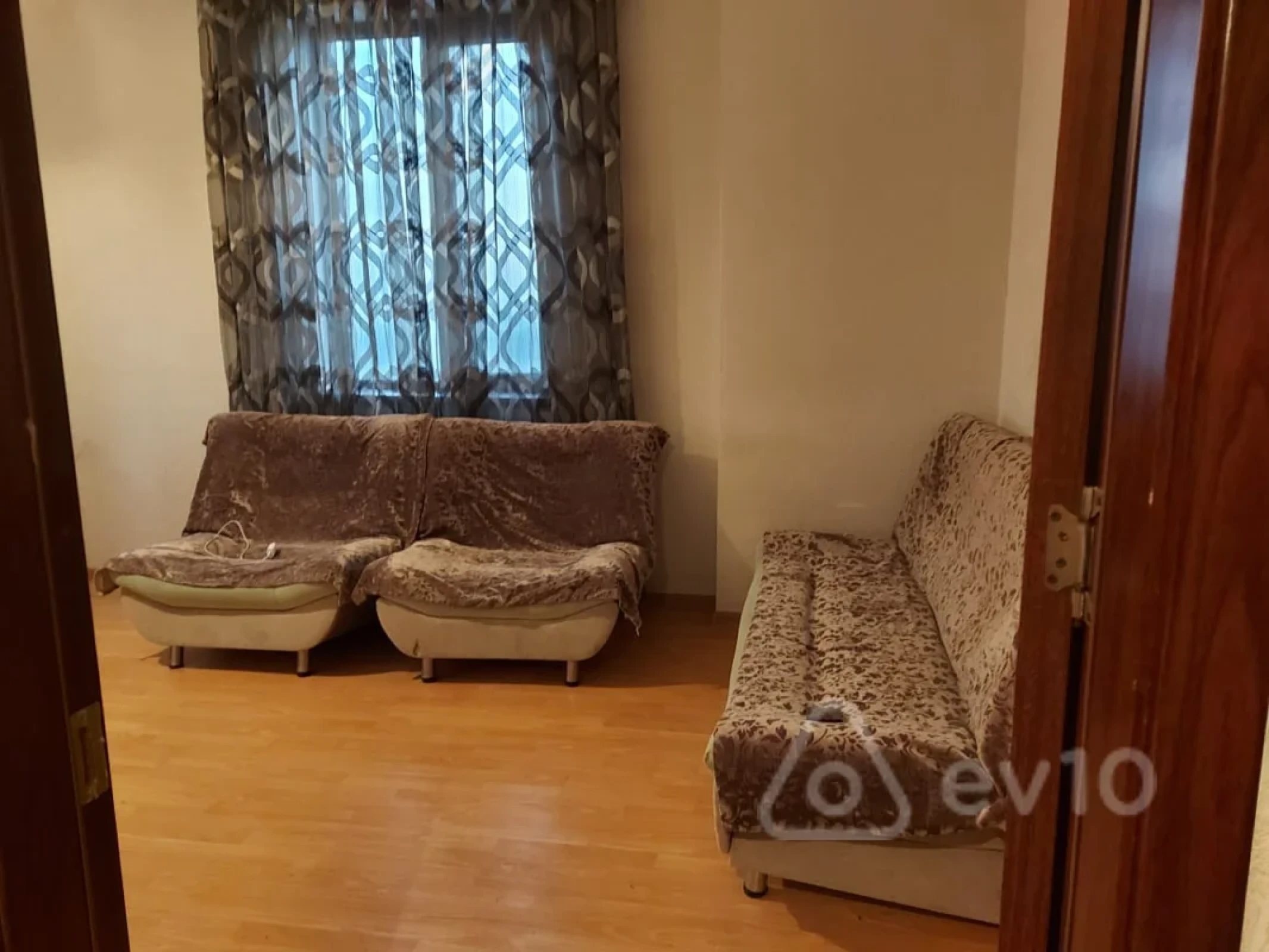 Kirayə verilir 3 otaqlı yeni tikili 120 m²