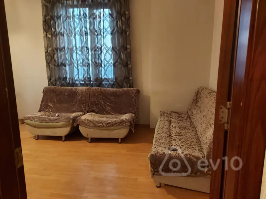 Kirayə verilir 3 otaqlı yeni tikili 120 m²