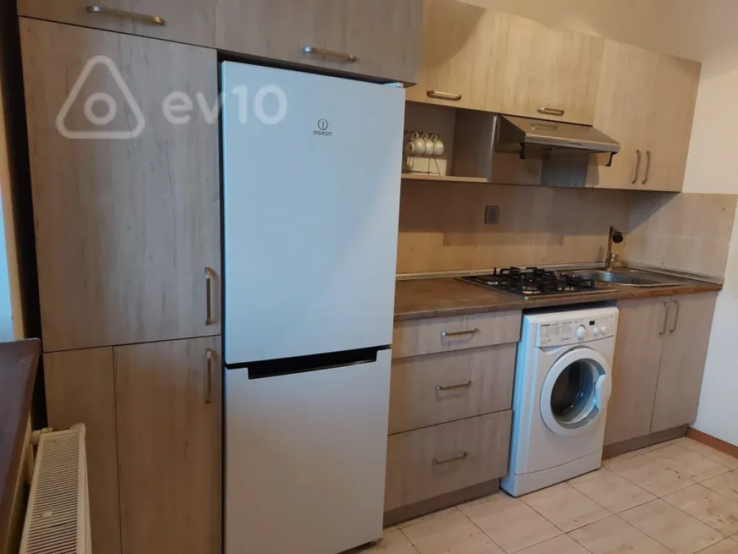 Kirayə verilir 3 otaqlı yeni tikili 120 m²