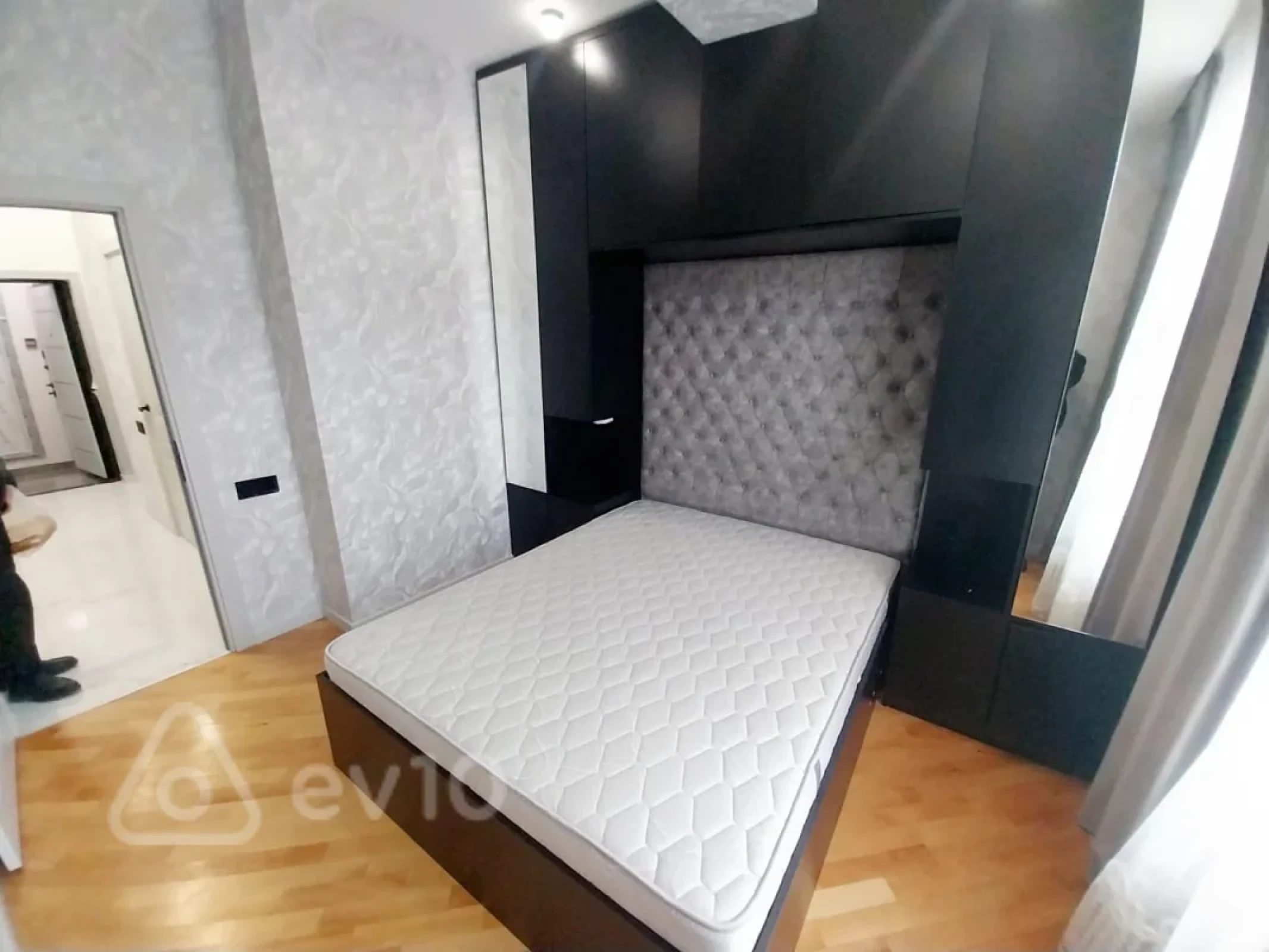 Kirayə verilir 2 otaqlı yeni tikili 65 m²