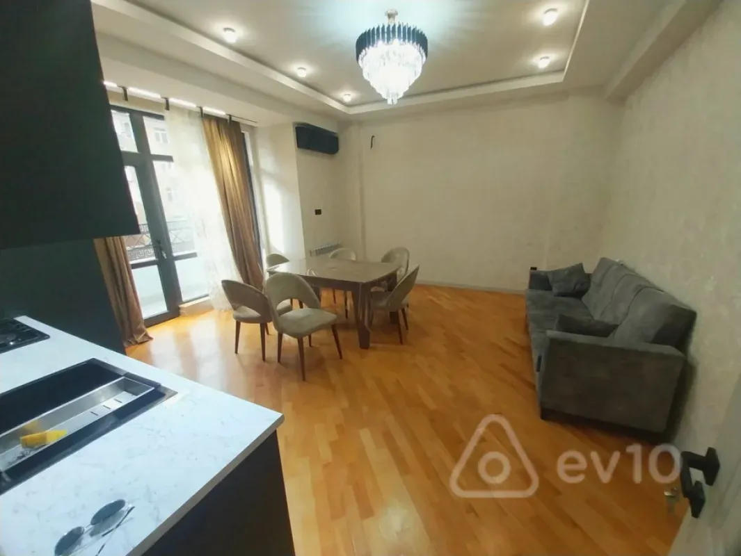 Kirayə verilir 2 otaqlı yeni tikili 65 m²