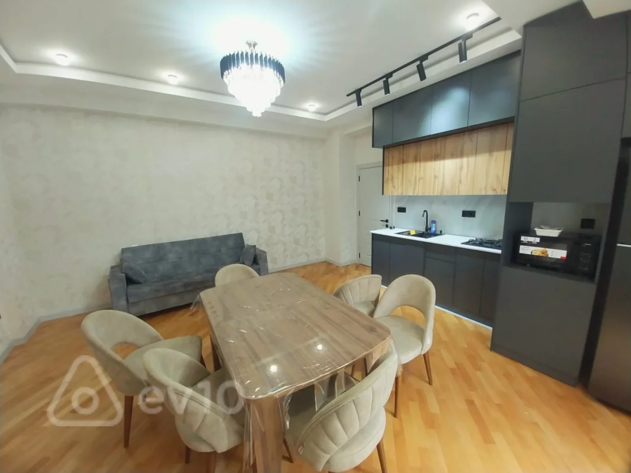 Kirayə verilir 2 otaqlı yeni tikili 65 m²