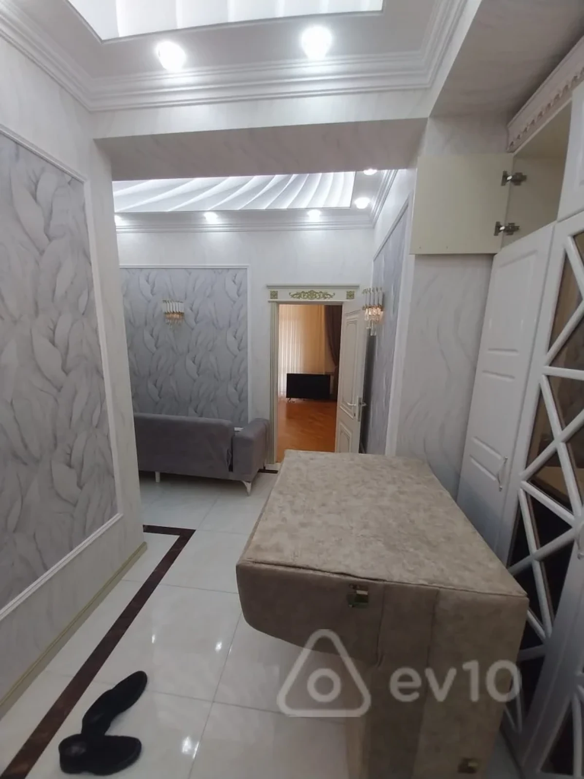 Kirayə verilir 3 otaqlı yeni tikili 100 m²