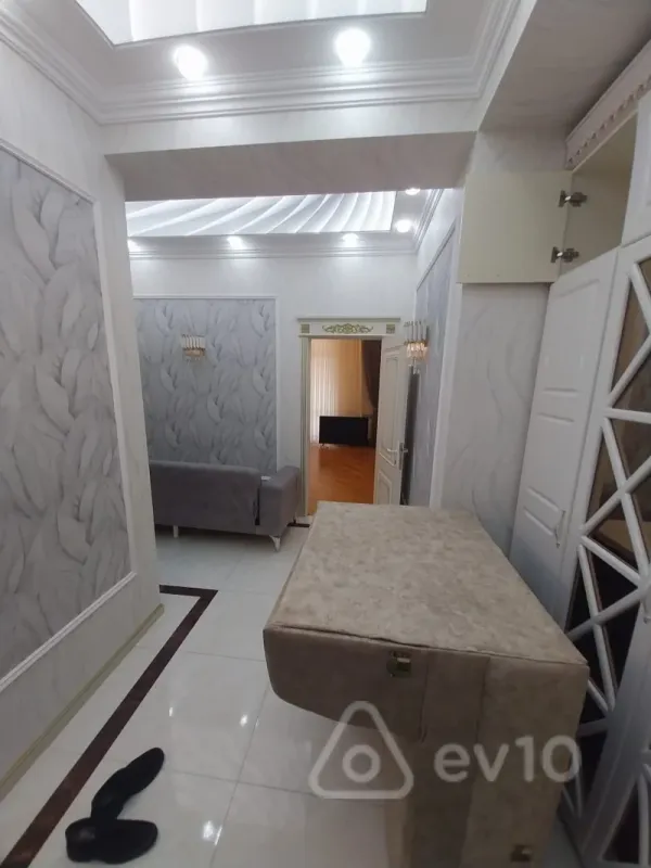 Kirayə verilir 3 otaqlı yeni tikili 100 m²